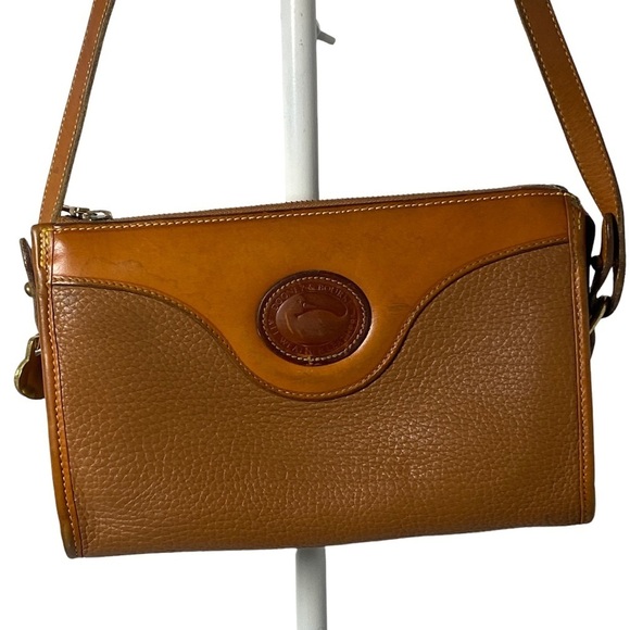 Dooney & Bourke Handbags - DOONEY & BOURKE ~ Vintage Leather Crossbody